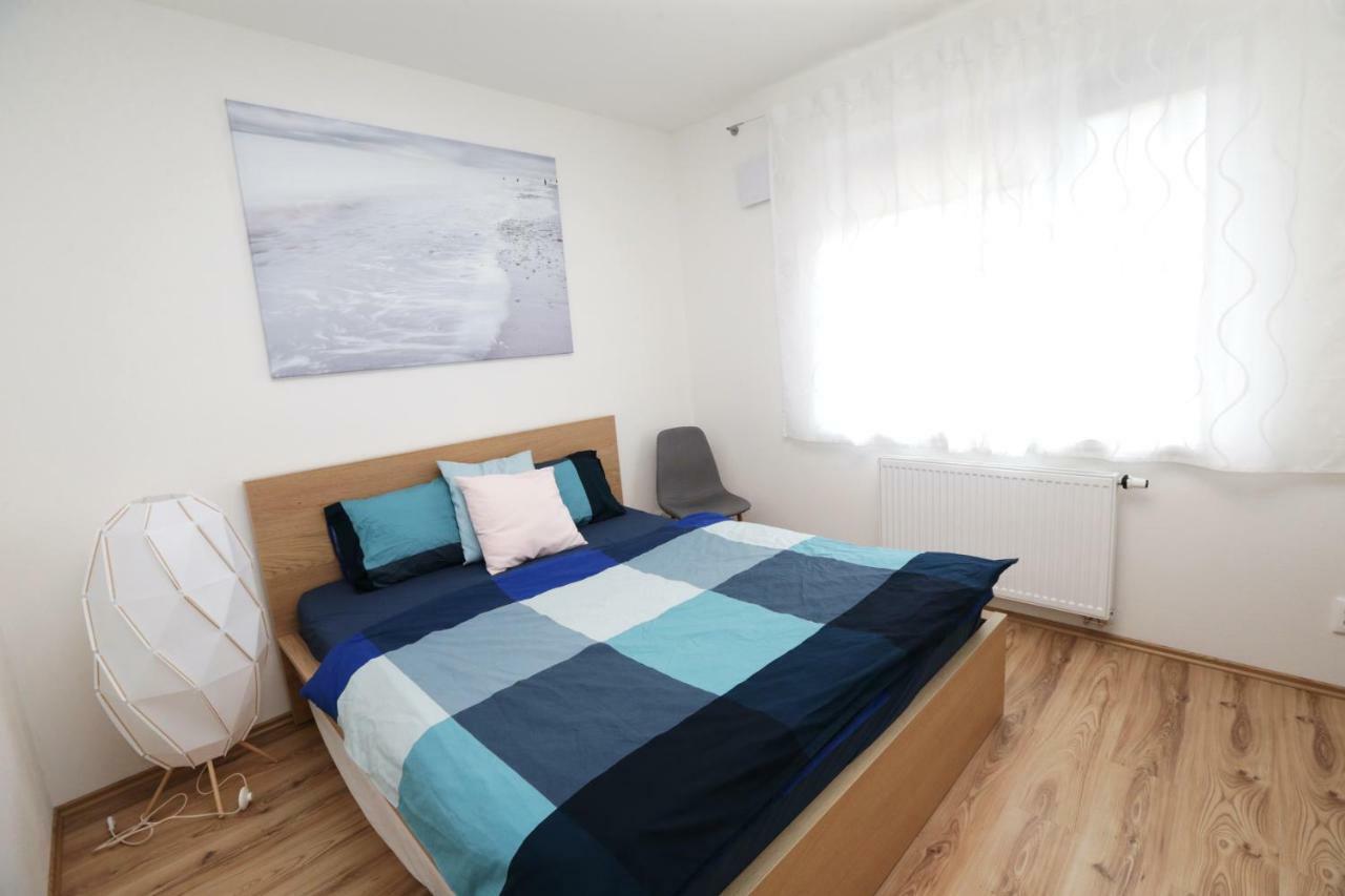 Samorin - Apartment In The Center - Private Parking - Klimatizacia Dış mekan fotoğraf