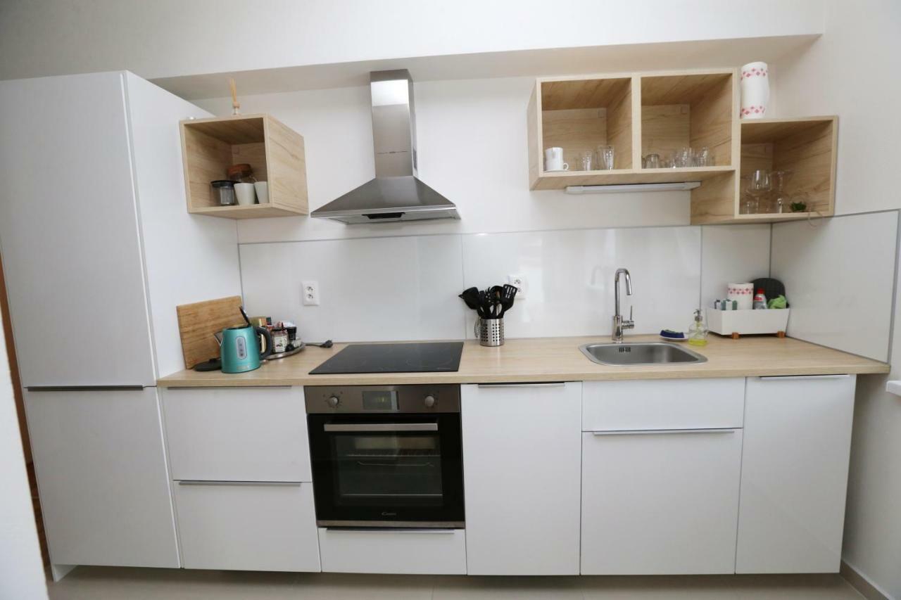 Samorin - Apartment In The Center - Private Parking - Klimatizacia Dış mekan fotoğraf