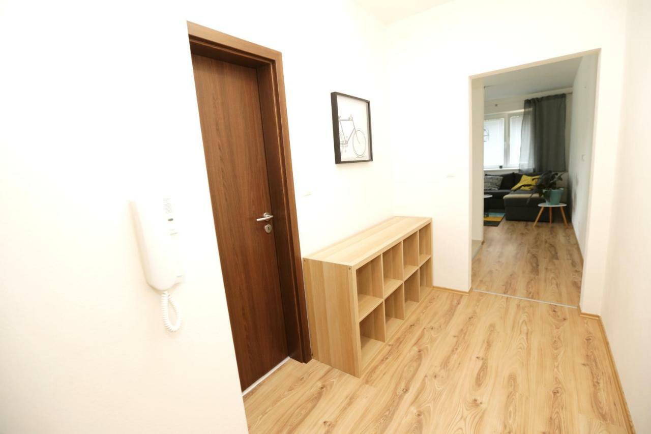 Samorin - Apartment In The Center - Private Parking - Klimatizacia Dış mekan fotoğraf